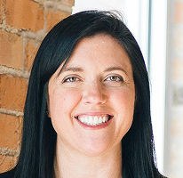 Portrait de Sophie Hartwell, responsable de l’équipe de service pour le support client